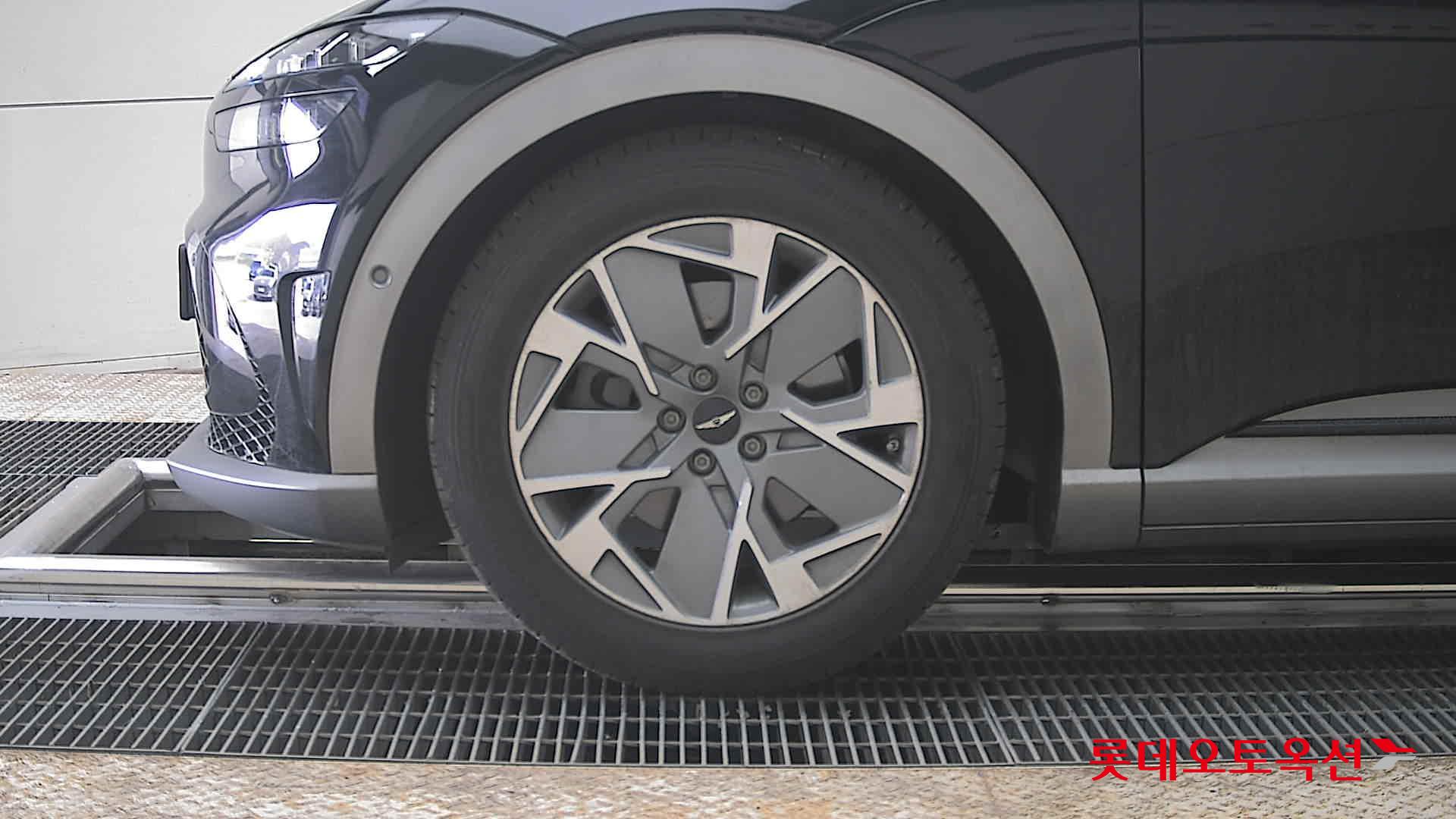 جينسس جي في 60