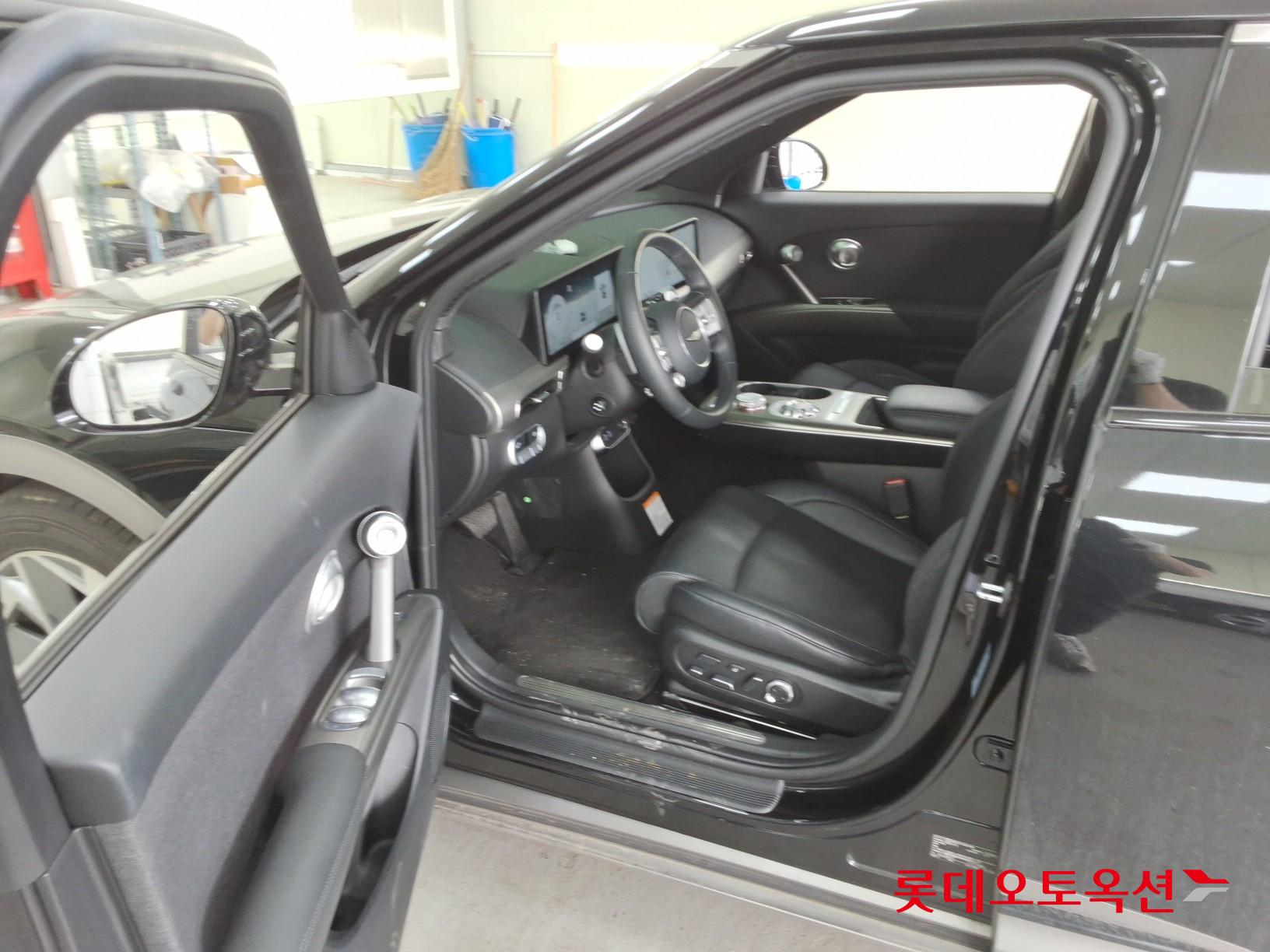 جينسس جي في 60