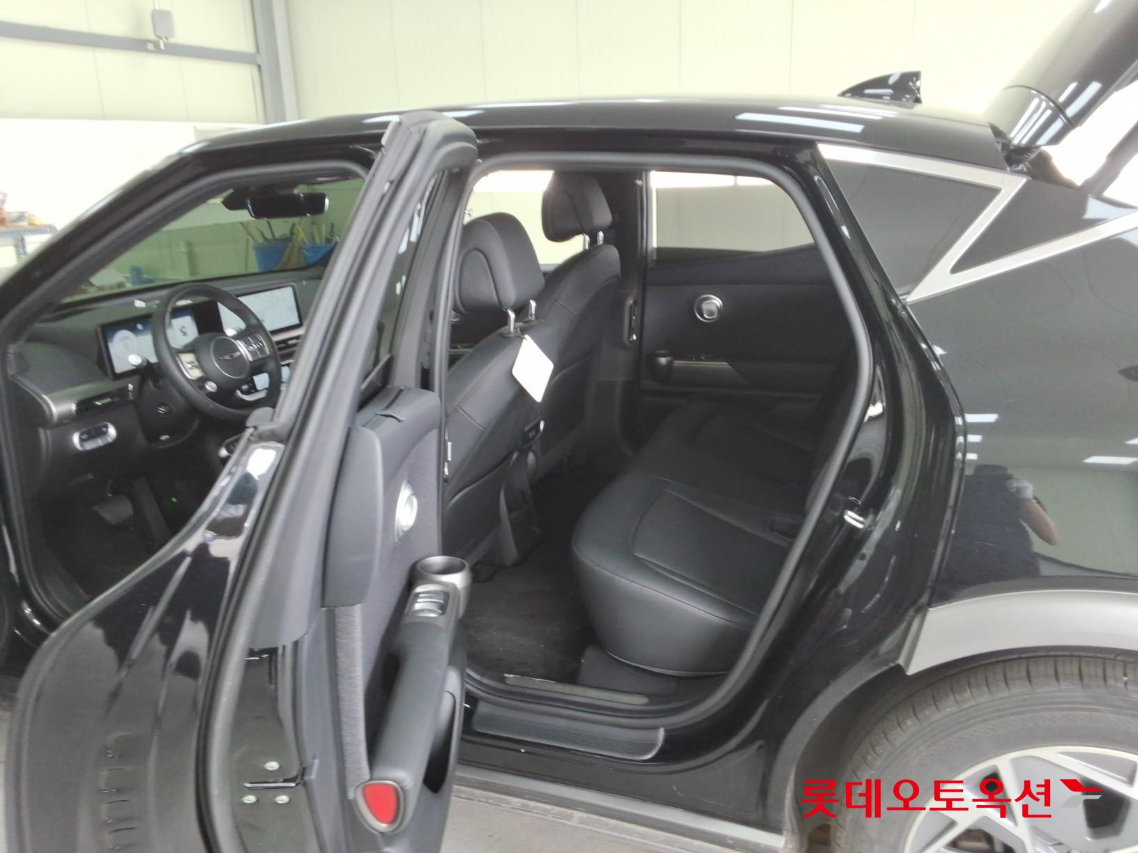 جينسس جي في 60