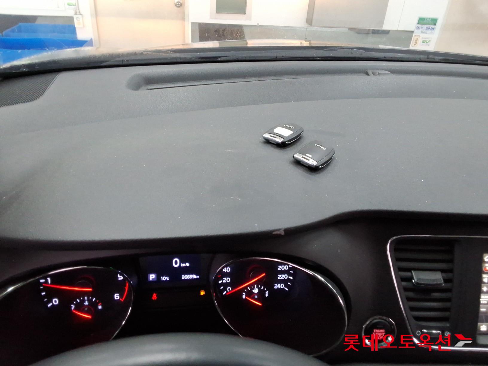 Kia New Carnival - 34