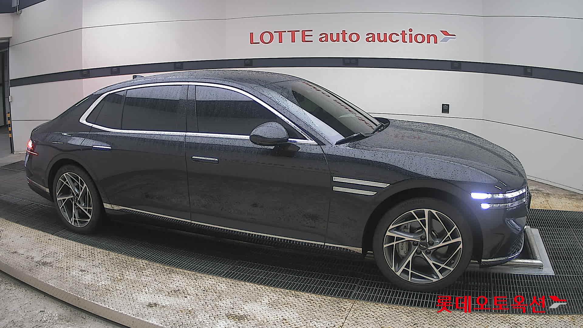 2022 - genesis g90