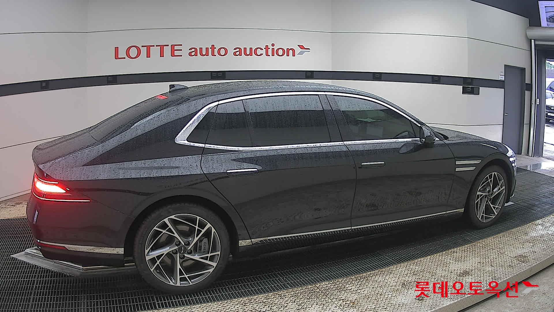 2022 - genesis g90