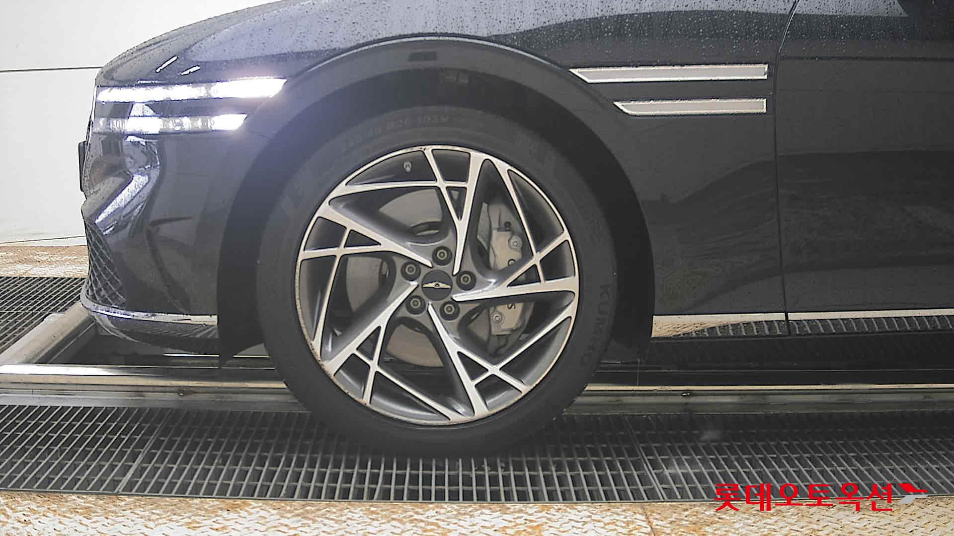 2022 - genesis g90