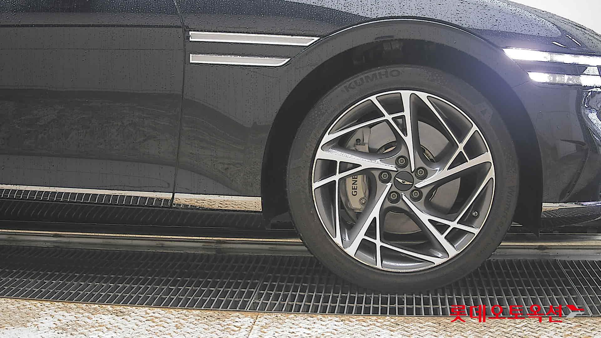 2022 - genesis g90