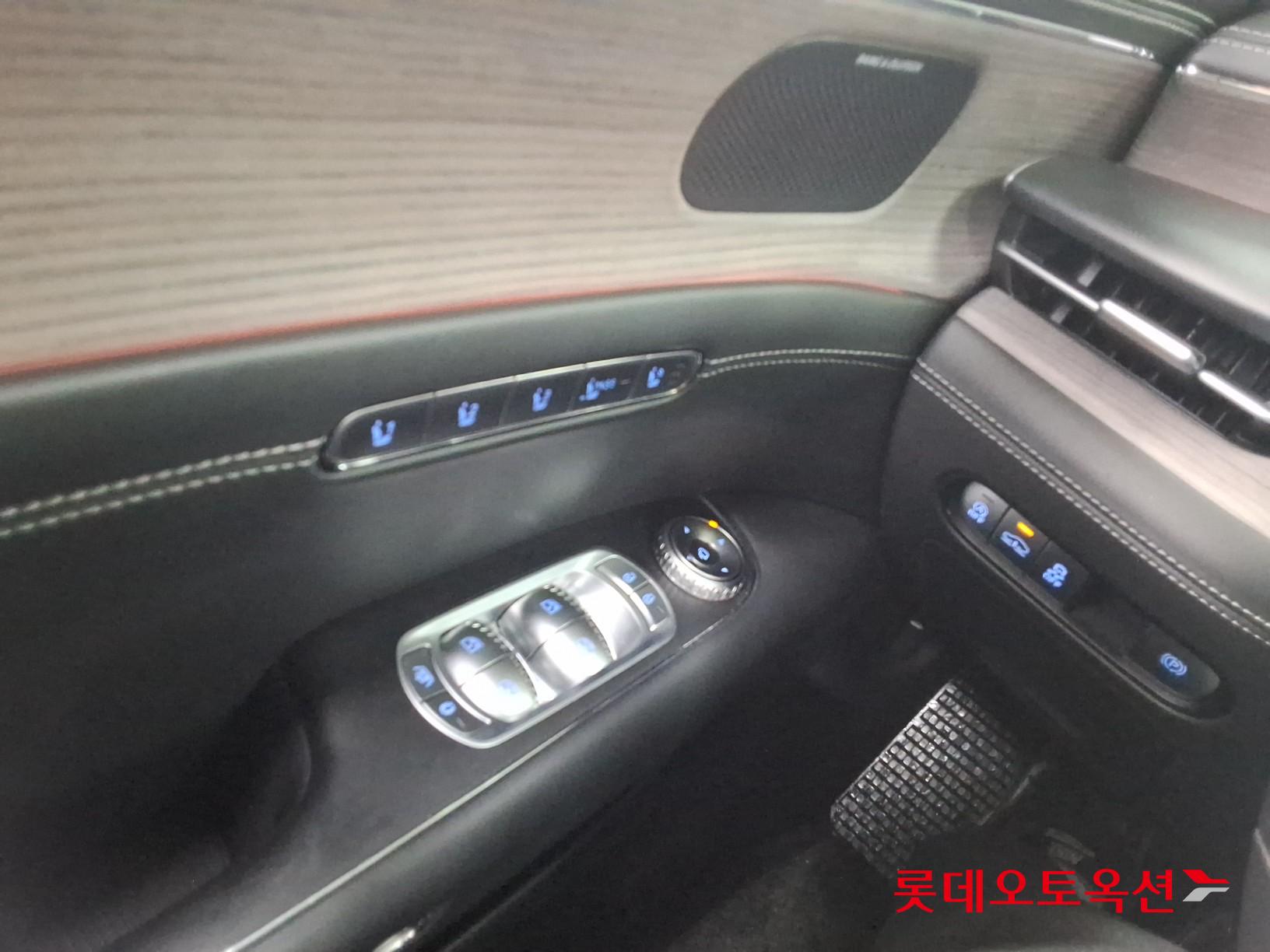 2022 - genesis g90