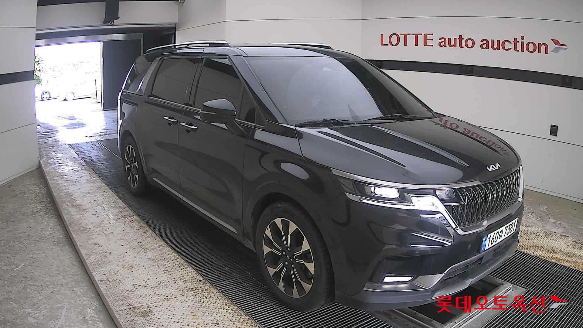 2022 - kia carnival