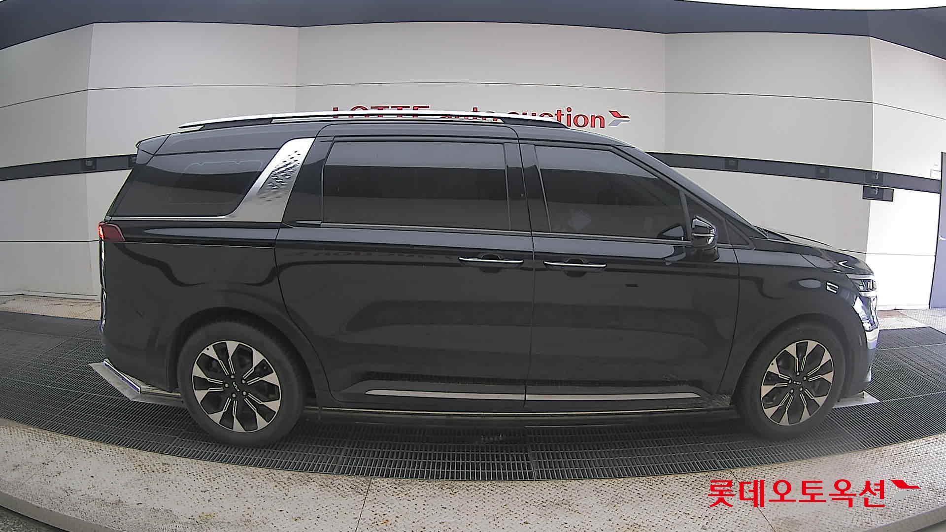 2022 - kia carnival