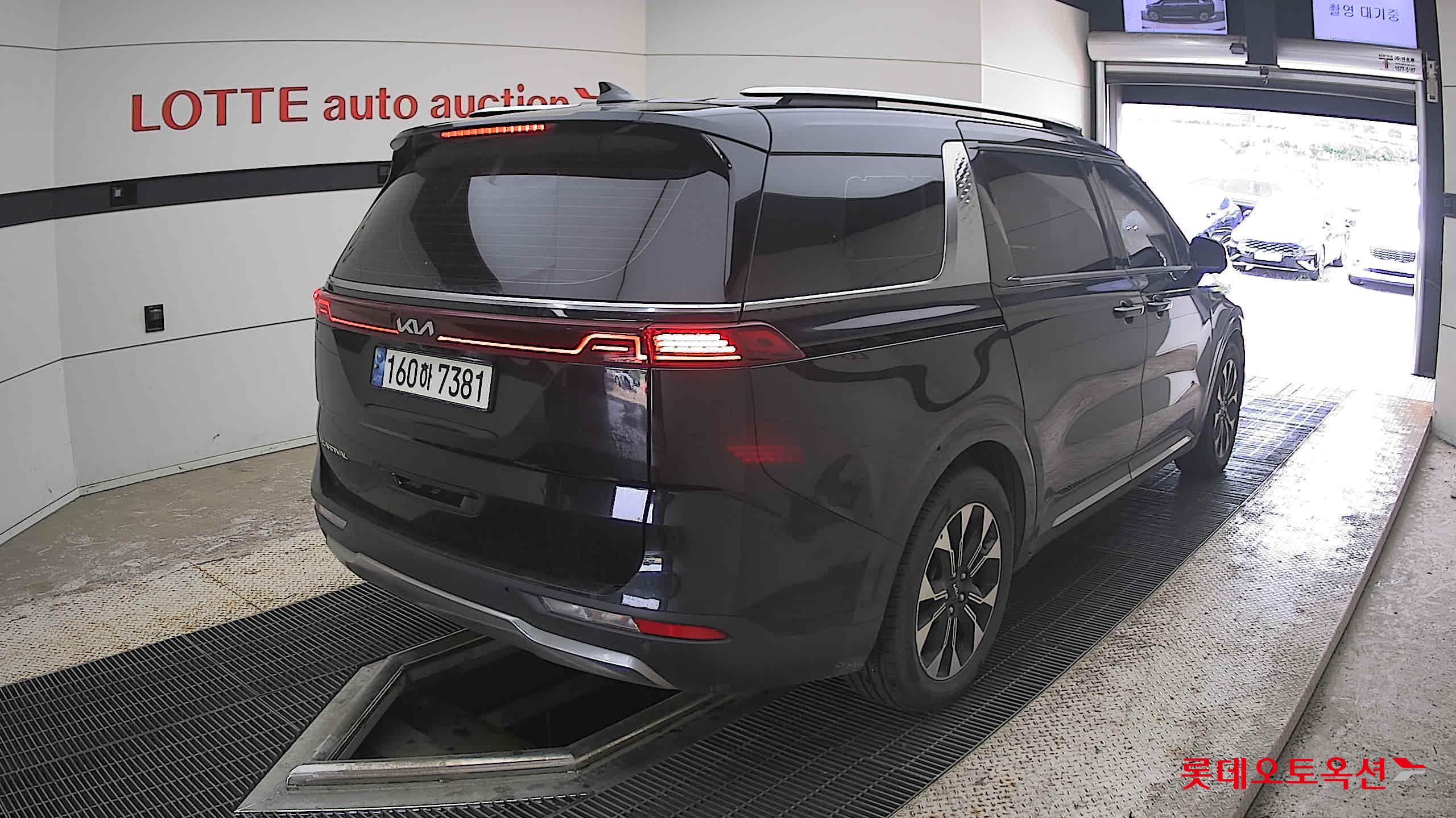 2022 - kia carnival
