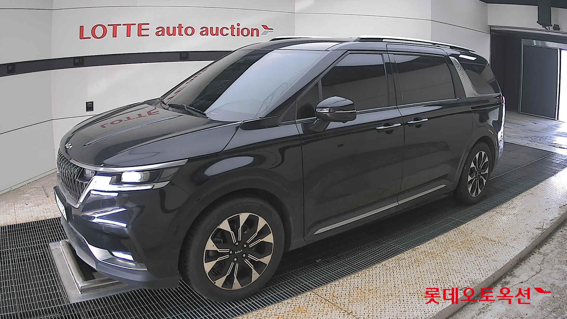 2022 - kia carnival