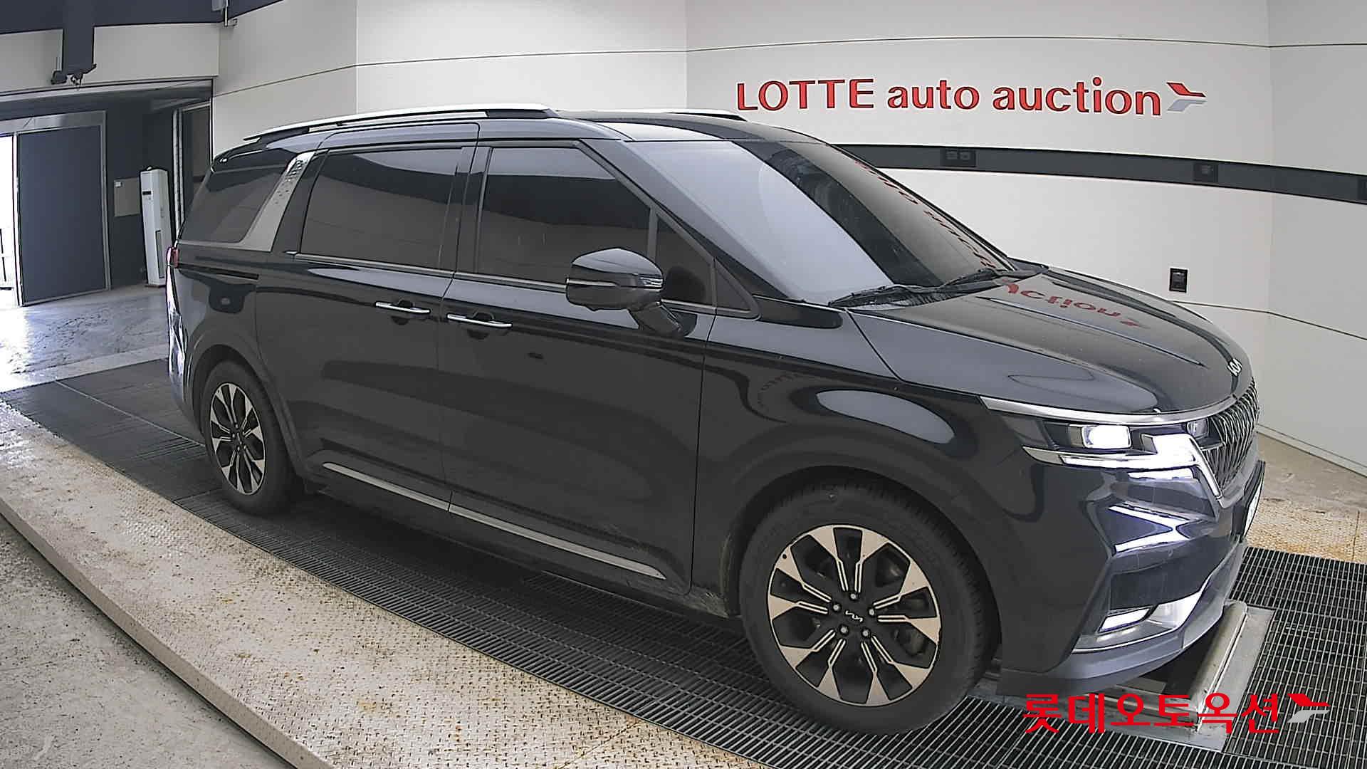 2022 - kia carnival