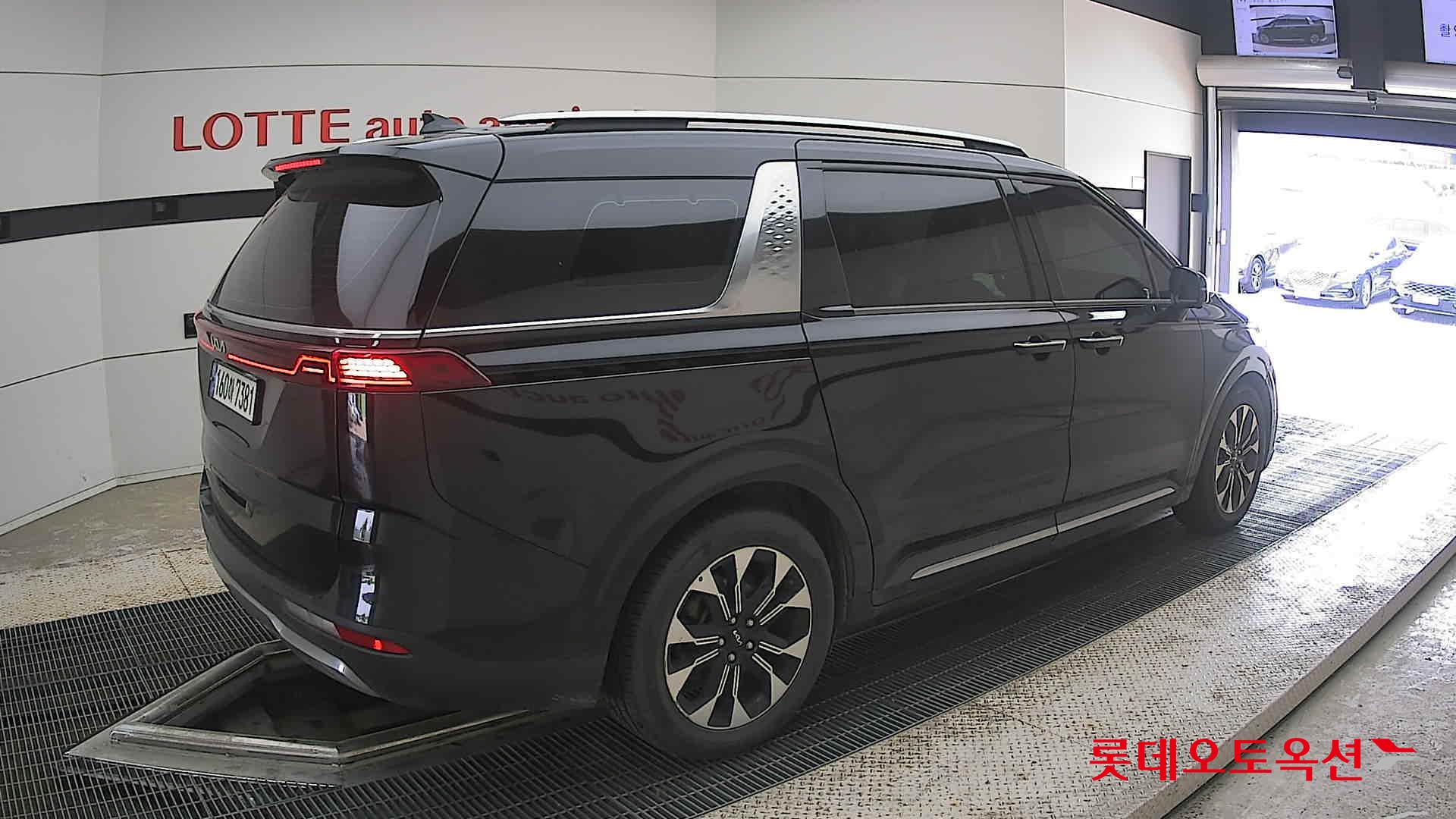 2022 - kia carnival