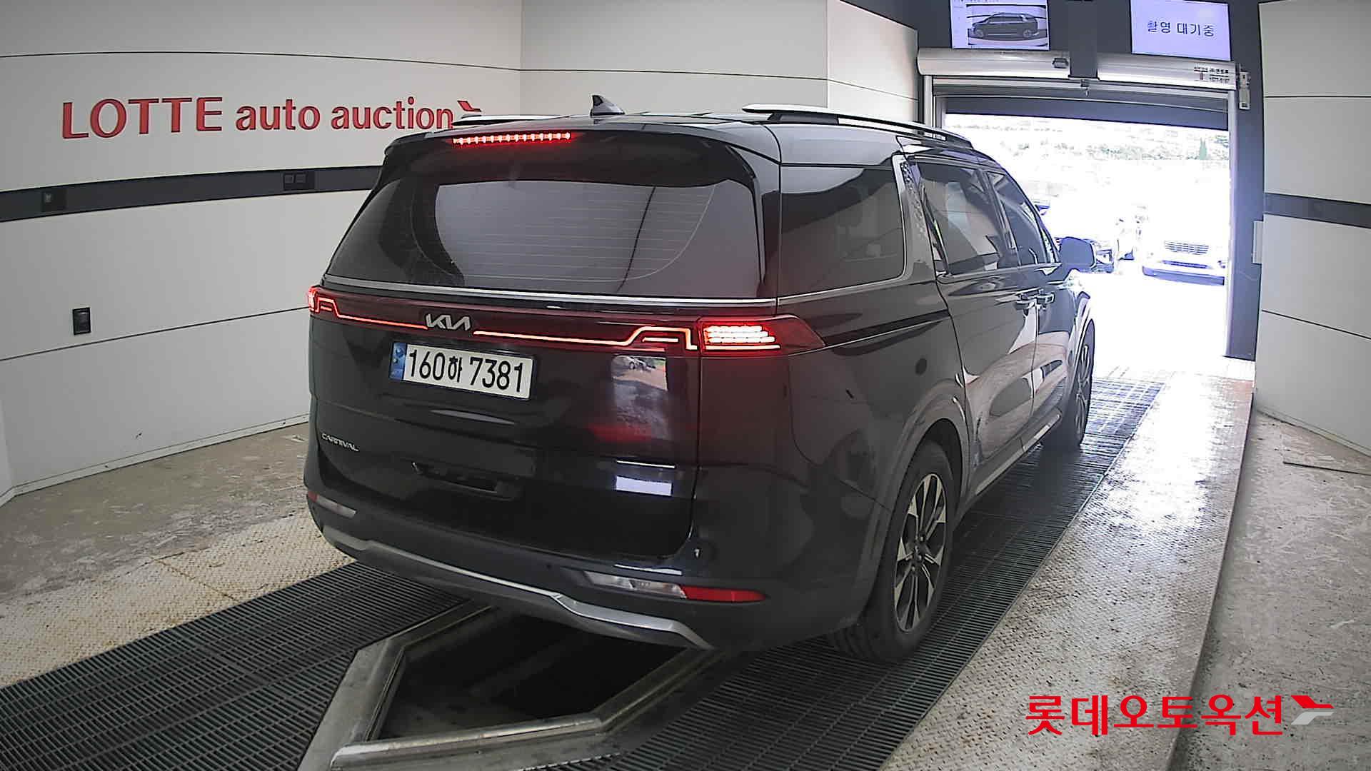 2022 - kia carnival