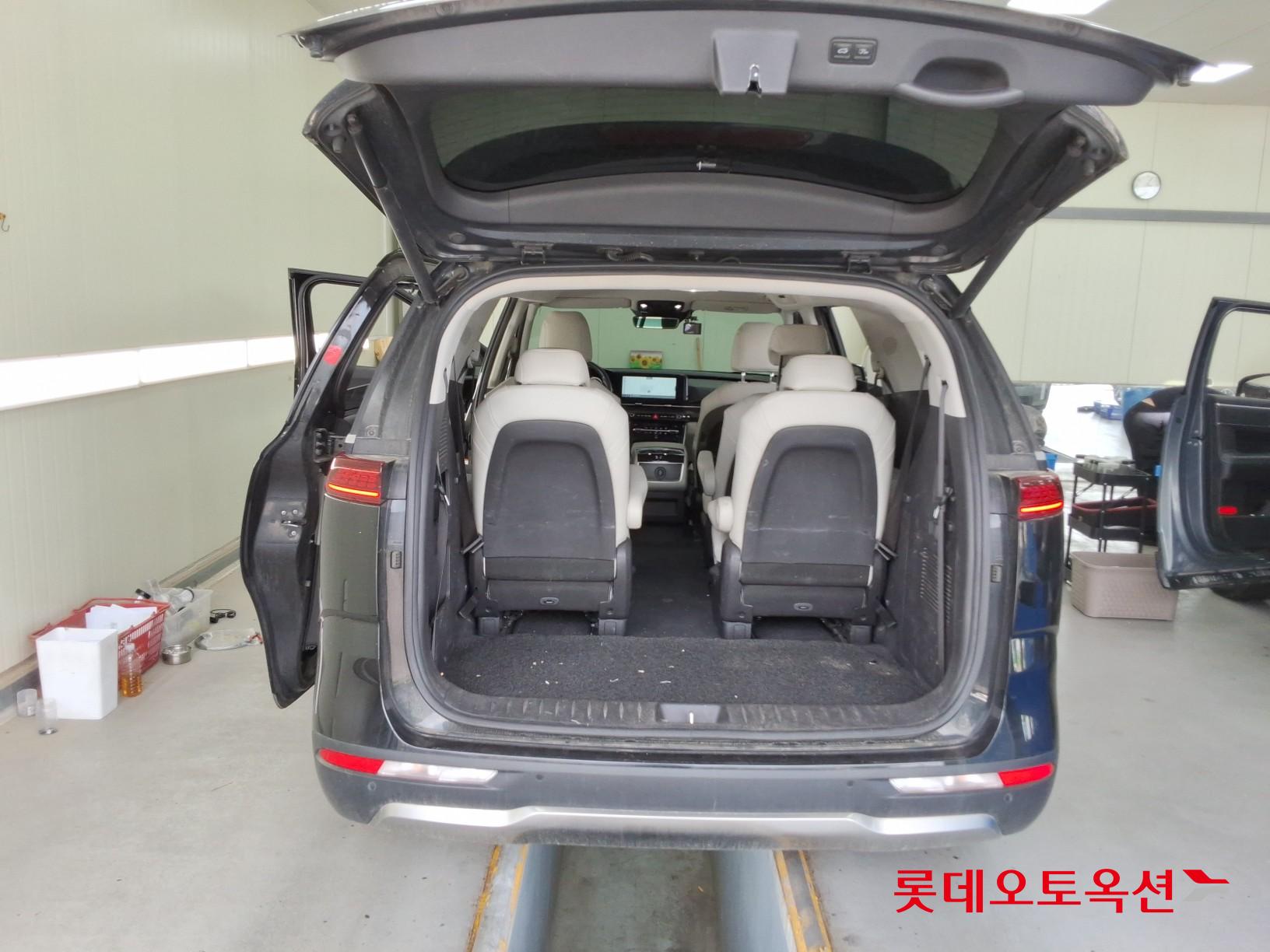 2022 - kia carnival