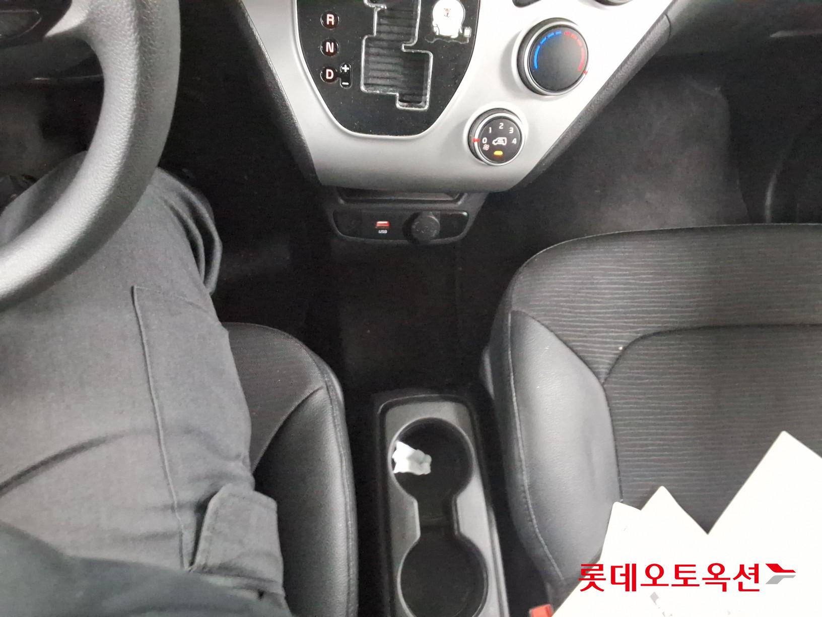 Kia Ray - 33