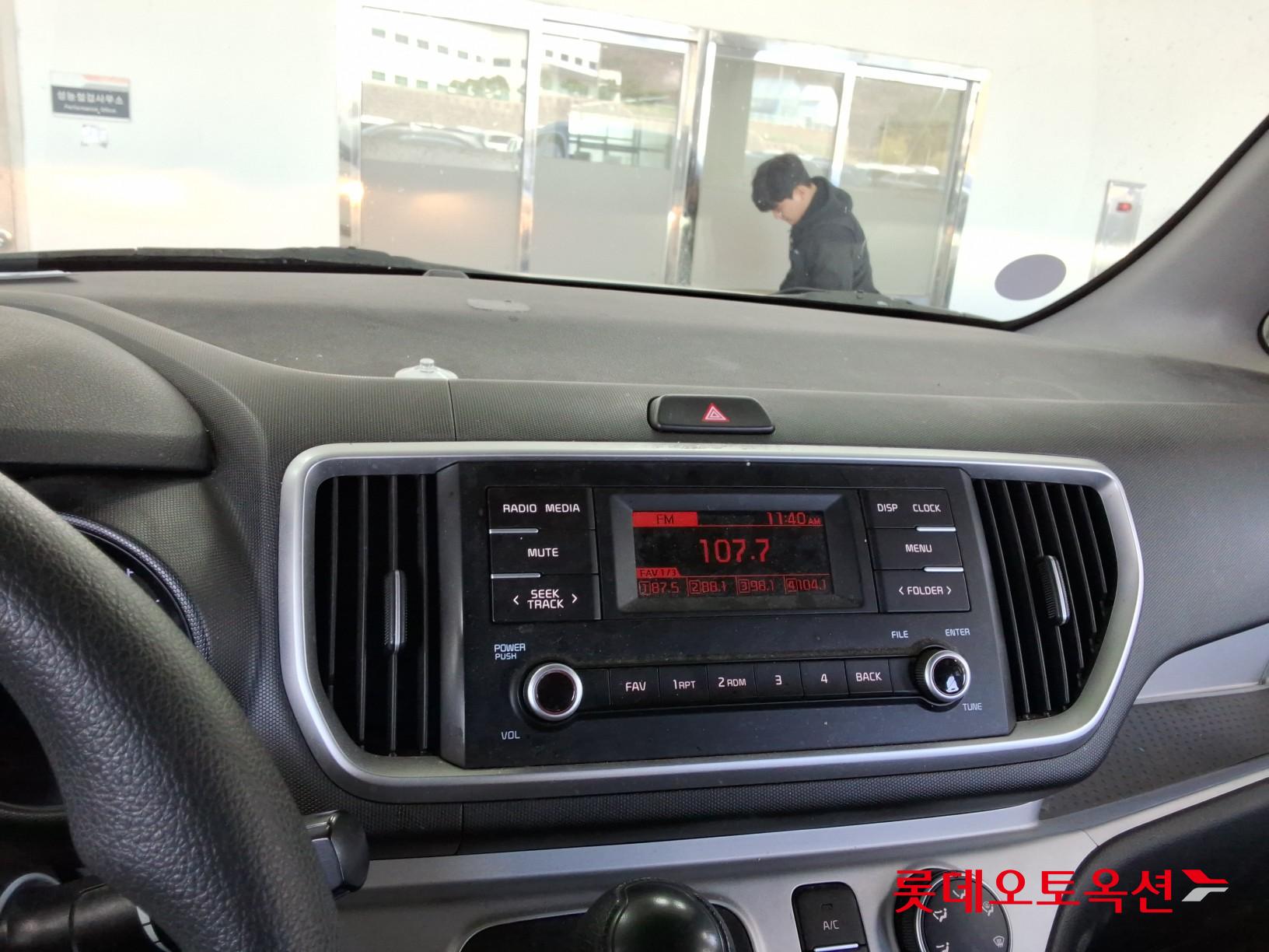 Kia Ray - 33