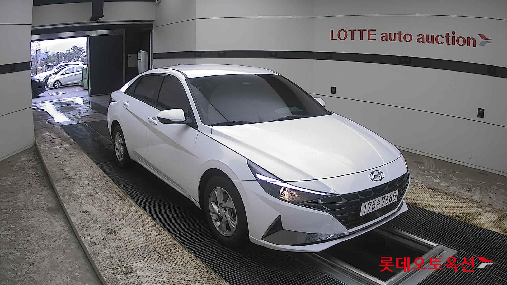 Hyundai Elantra - 6