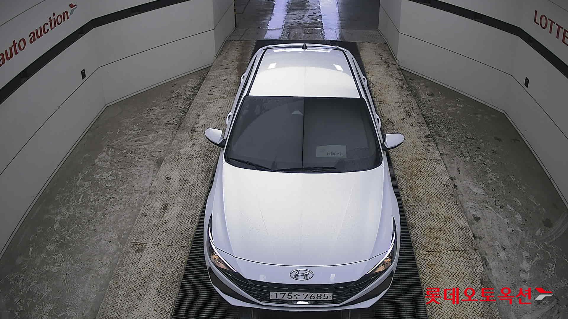 Hyundai Elantra - 7