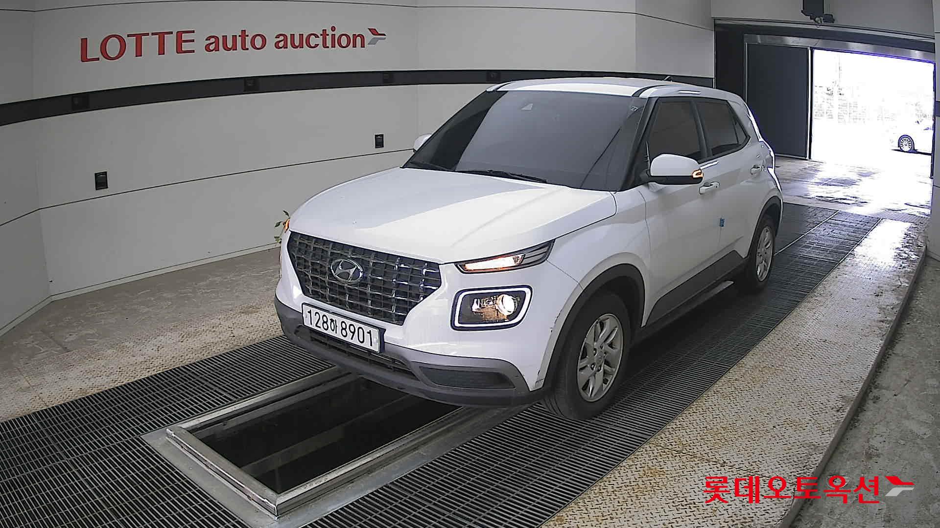 Hyundai Venue - 3