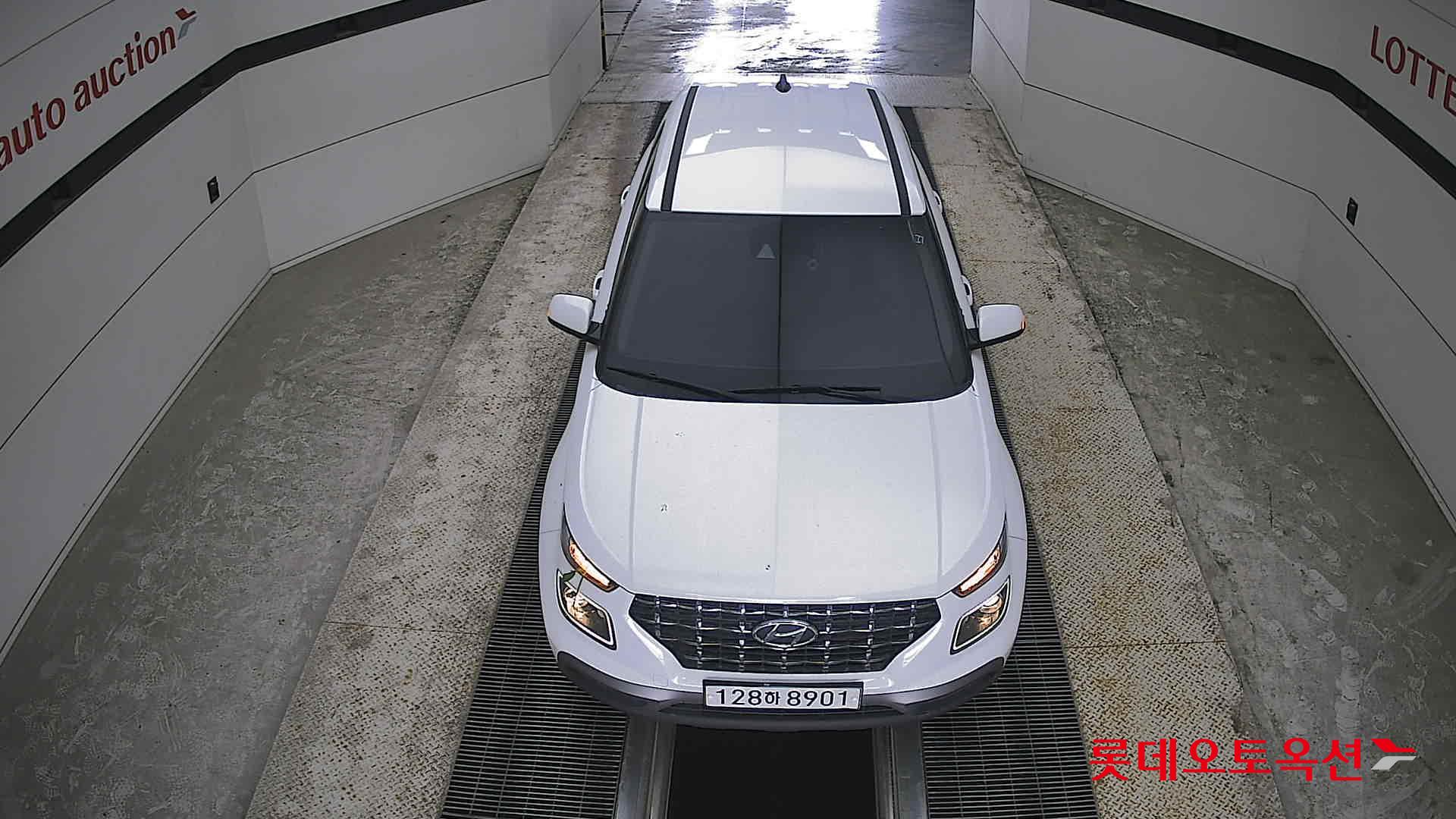 Hyundai Venue - 7
