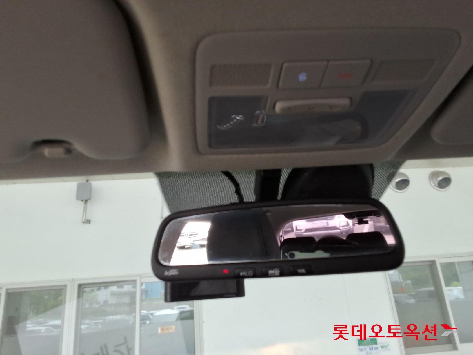 Hyundai Venue - 35