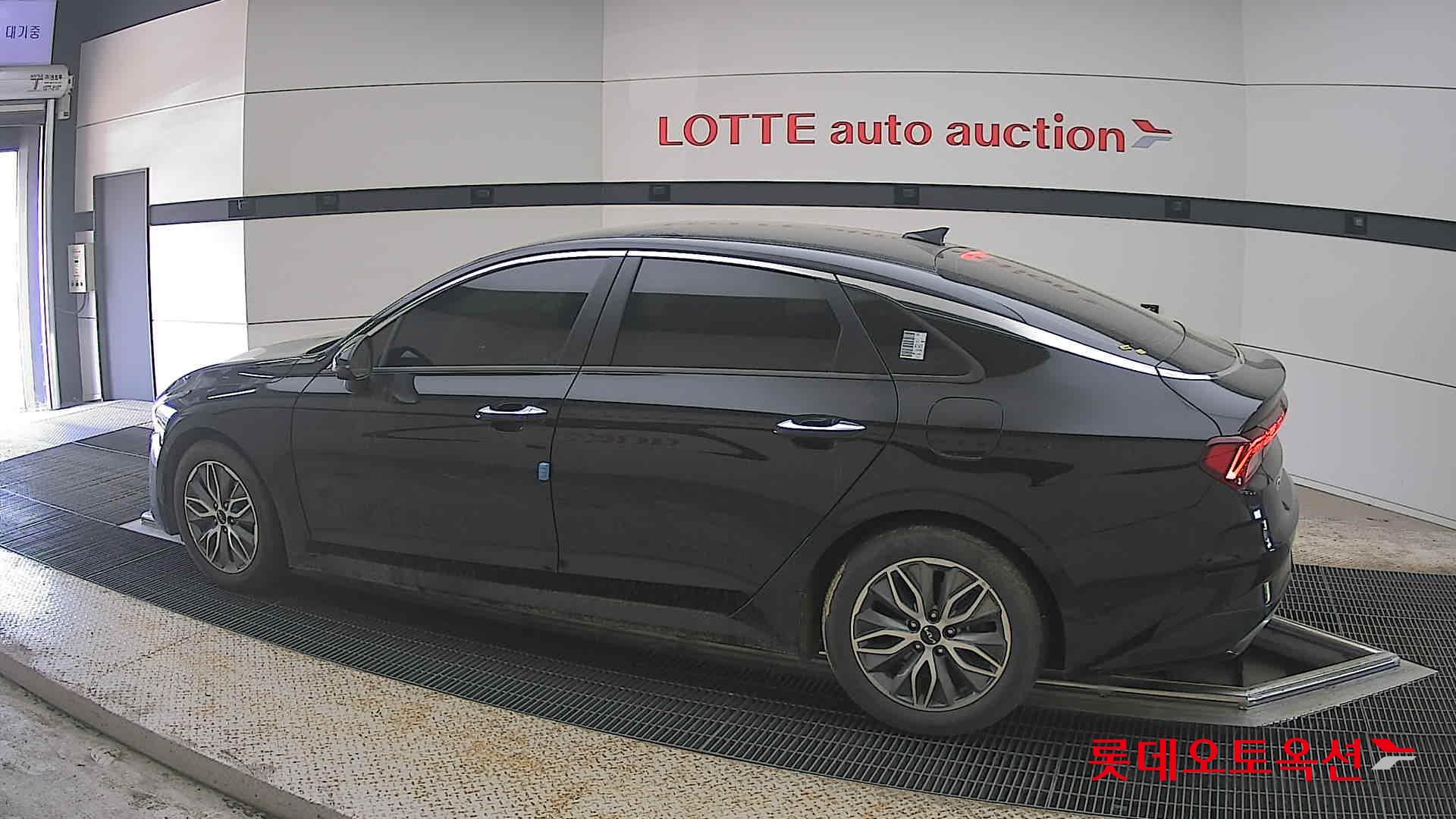 Kia K5 2022 - Image 14