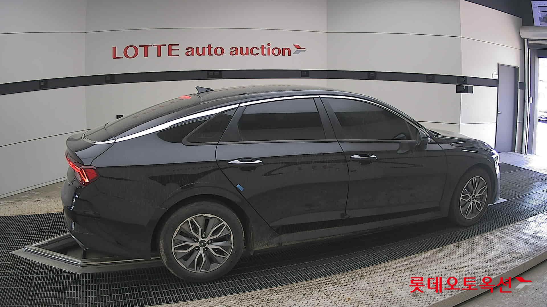 Kia K5 2022 - Image 20
