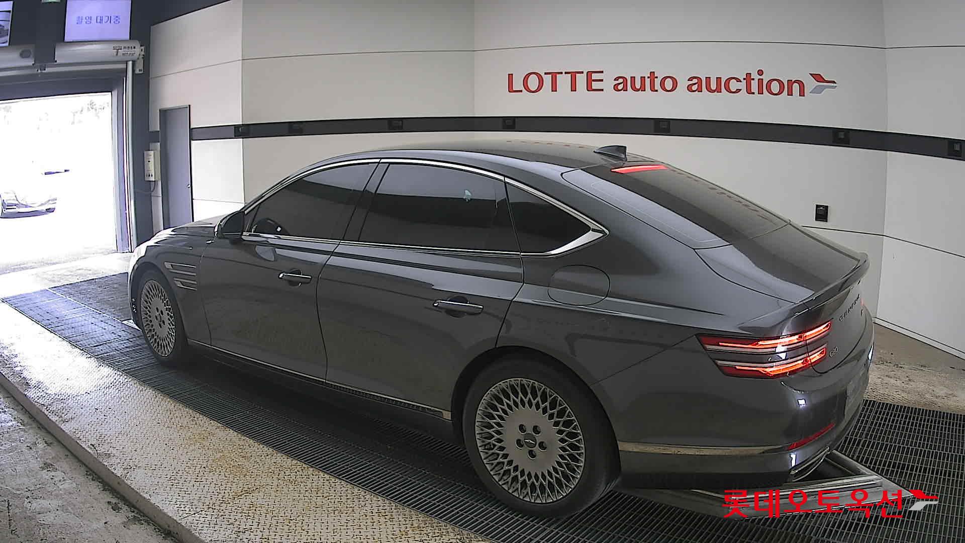 Genesis G80 2021 - Image 15