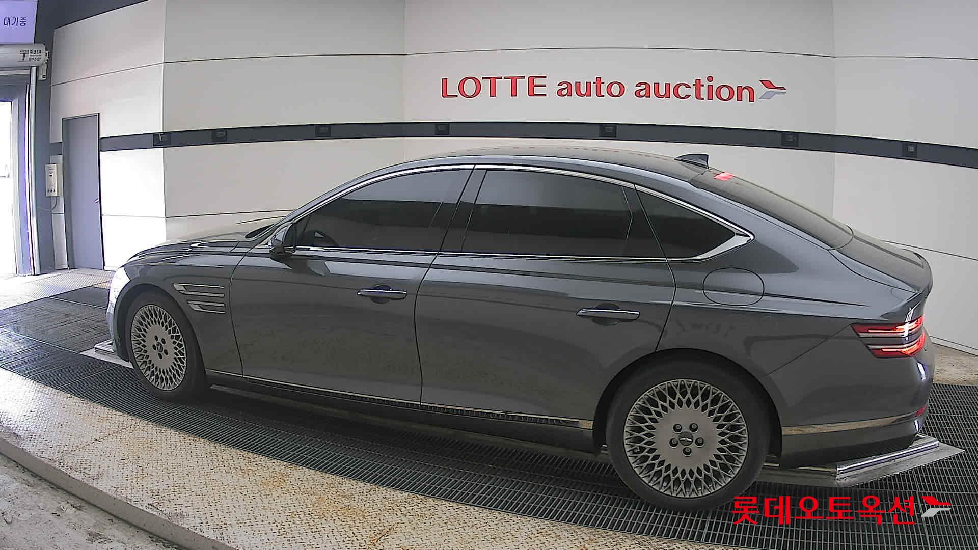 Genesis G80 2021 - Image 14