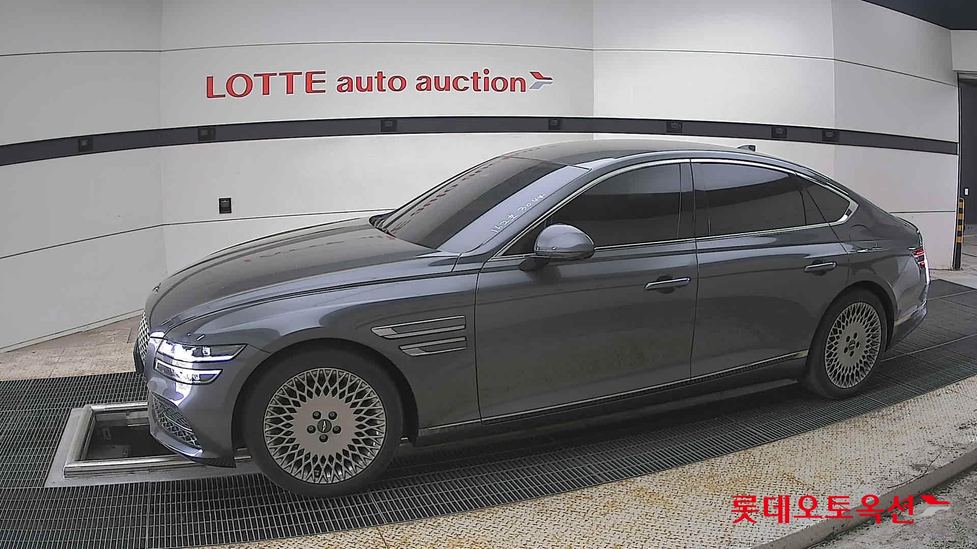 Genesis G80 2021 - Image 12