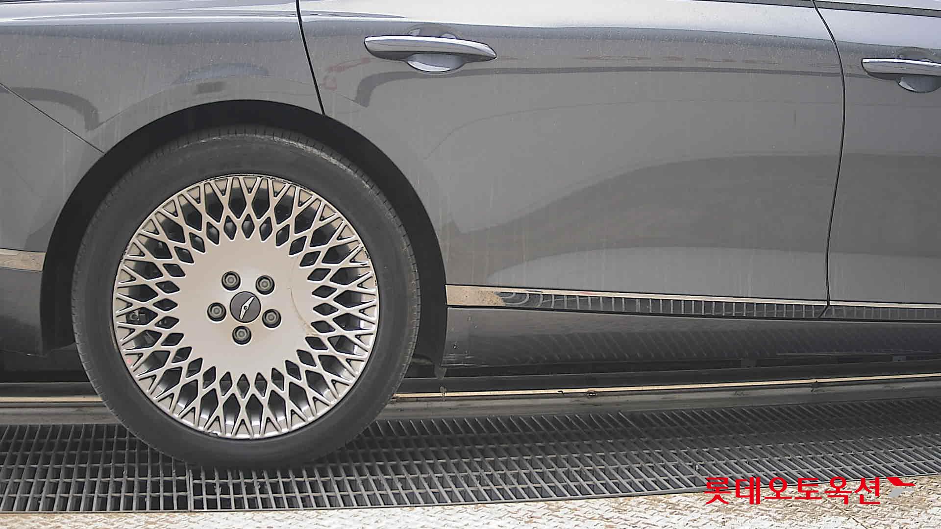 Genesis G80 2021 - Image 28