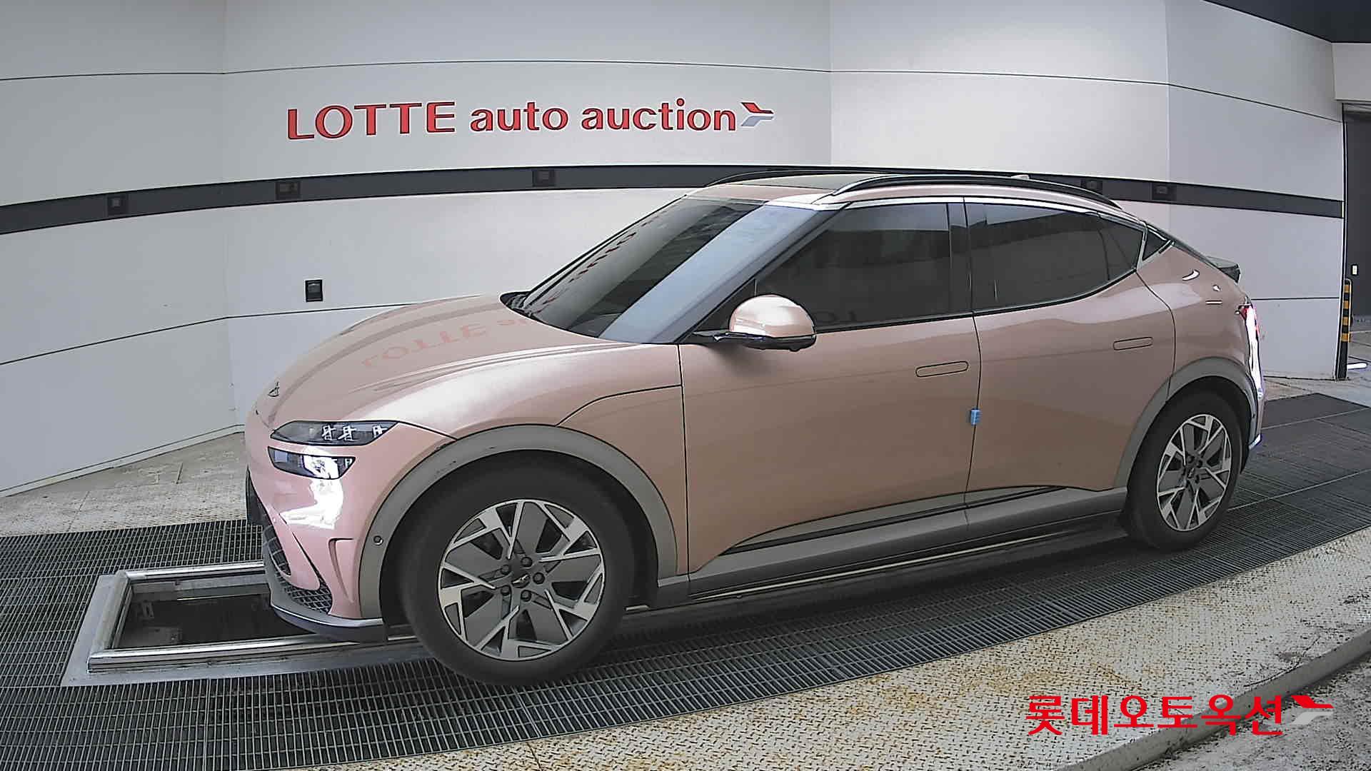 جينيسيس GV60 2022 - صورة 12