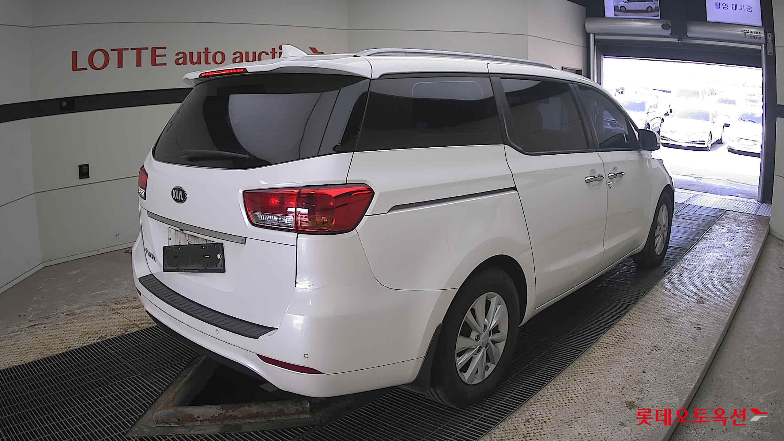 كيا نيو كارنيفال 2018 - صورة 5