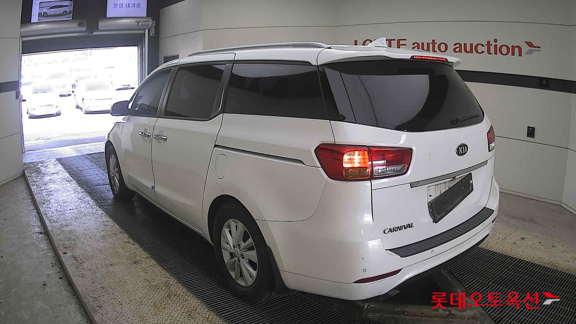 كيا نيو كارنيفال 2018 - صورة 4