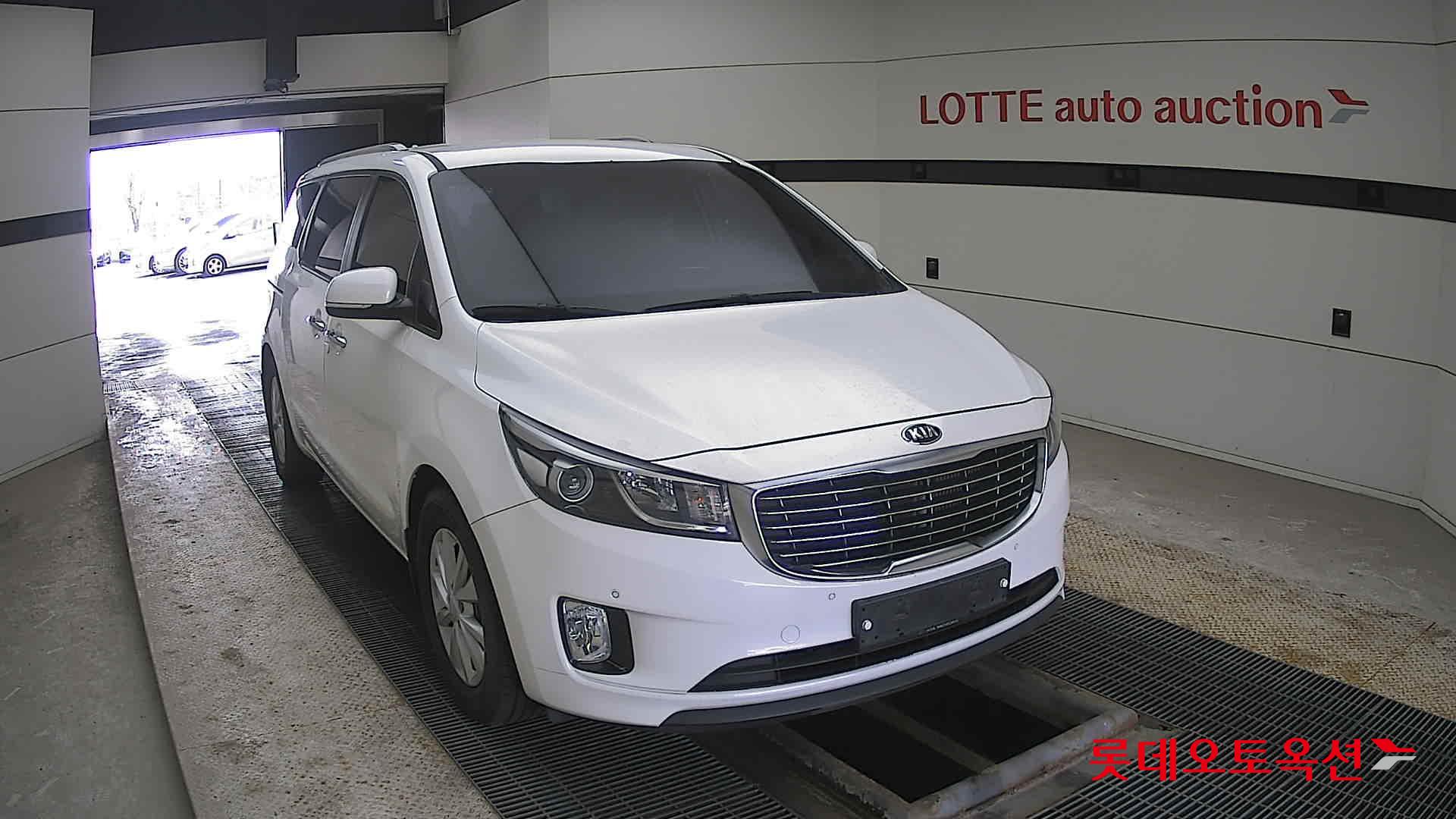 كيا نيو كارنيفال 2018 - صورة 24