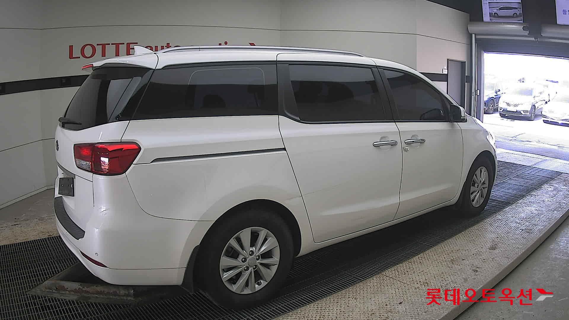 كيا نيو كارنيفال 2018 - صورة 19