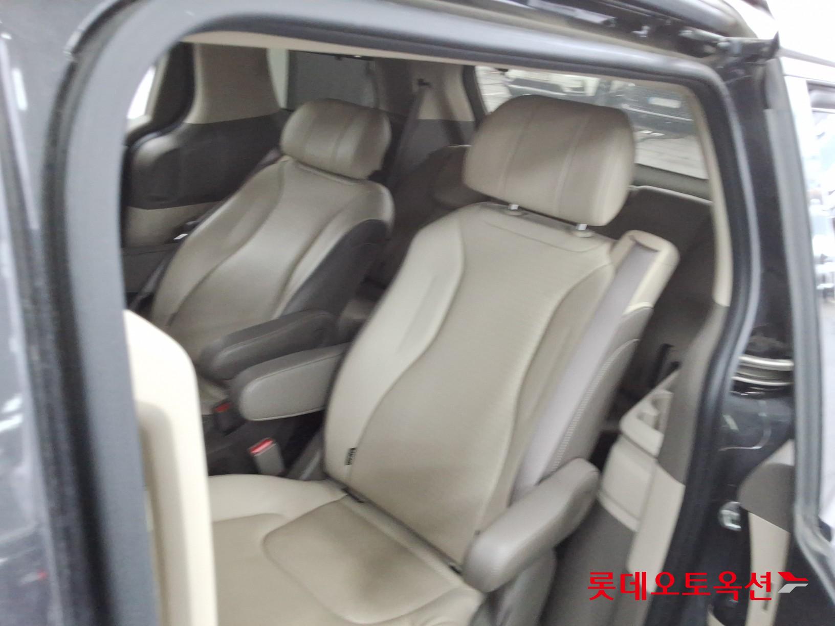 Kia Carnival Limousine id 3809997 из Кореи 37