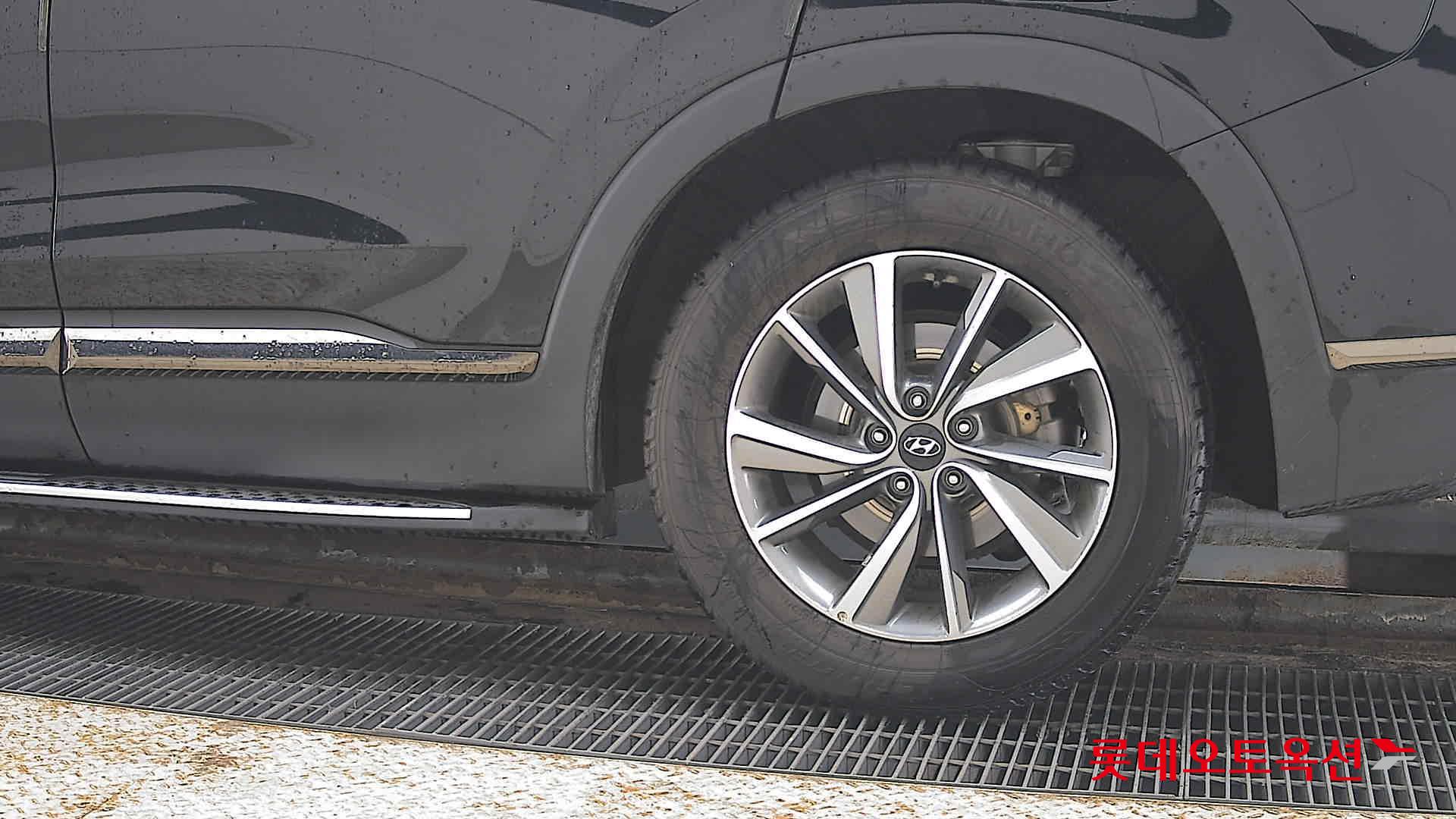 2020 - Hyundai SANTAFE