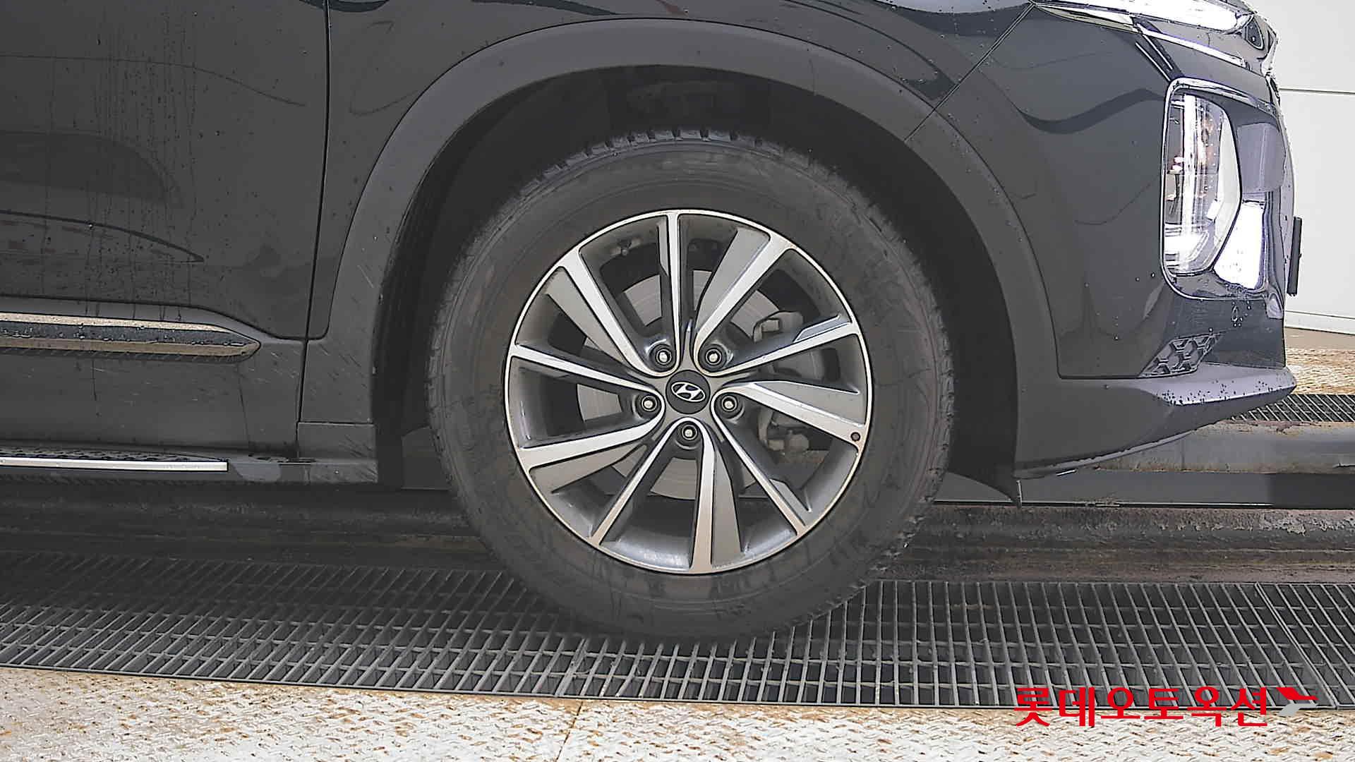 2020 - Hyundai SANTAFE