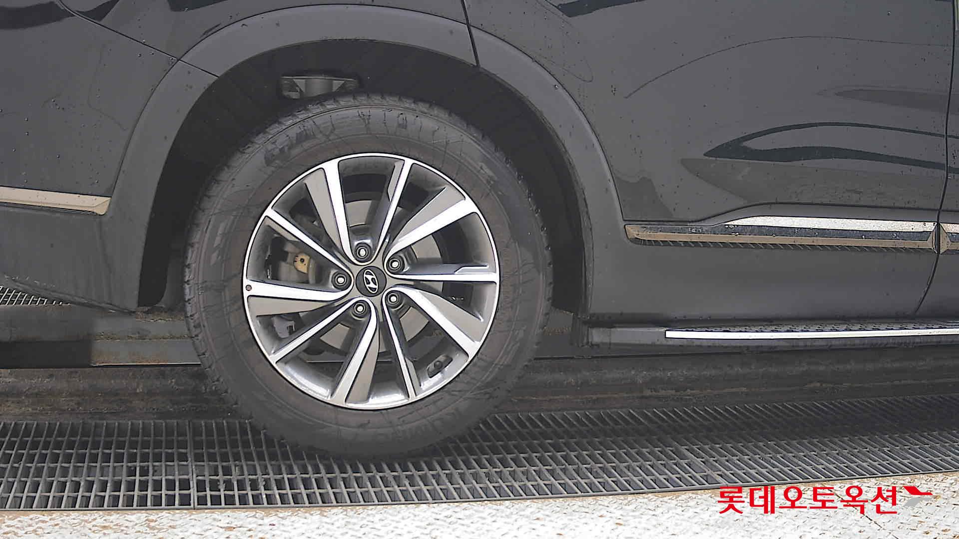 2020 - Hyundai SANTAFE