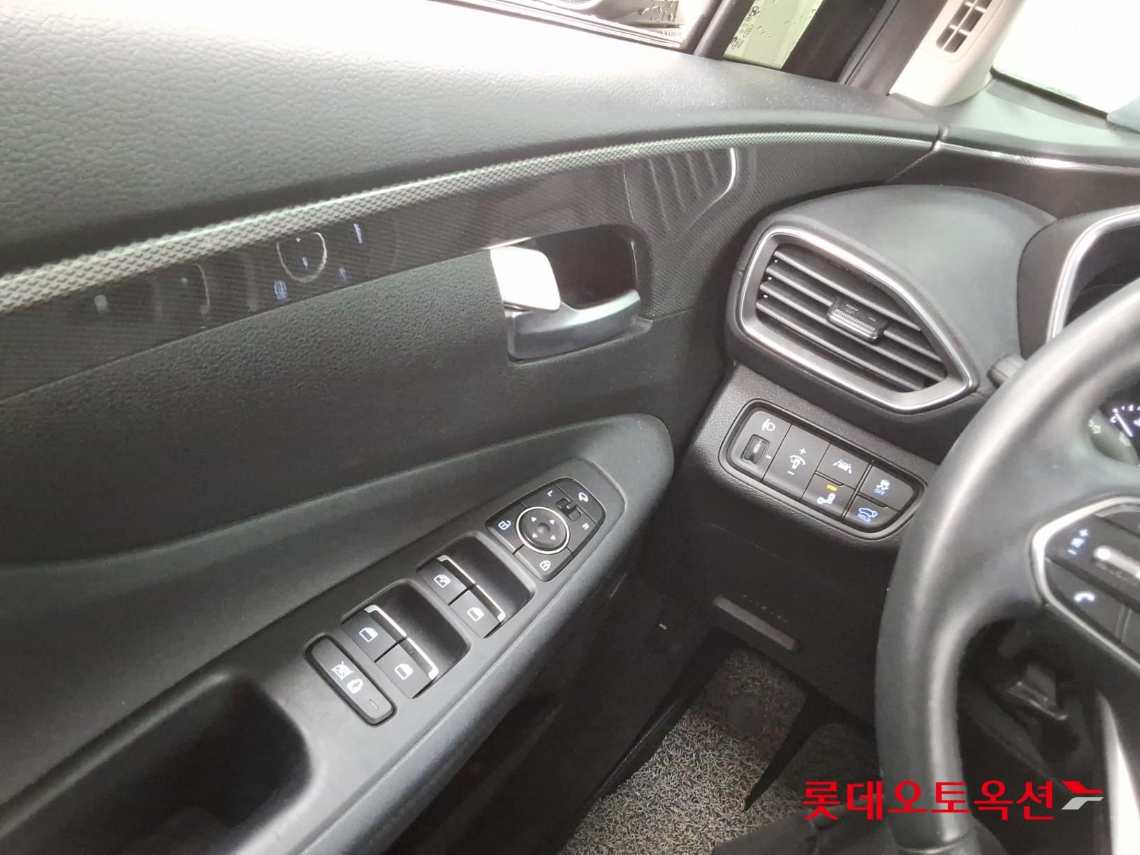 2020 - Hyundai SANTAFE