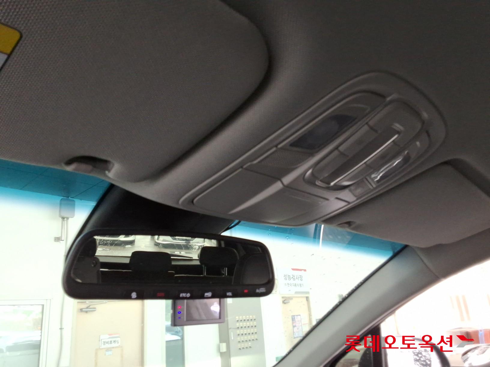 2020 - Hyundai SANTAFE