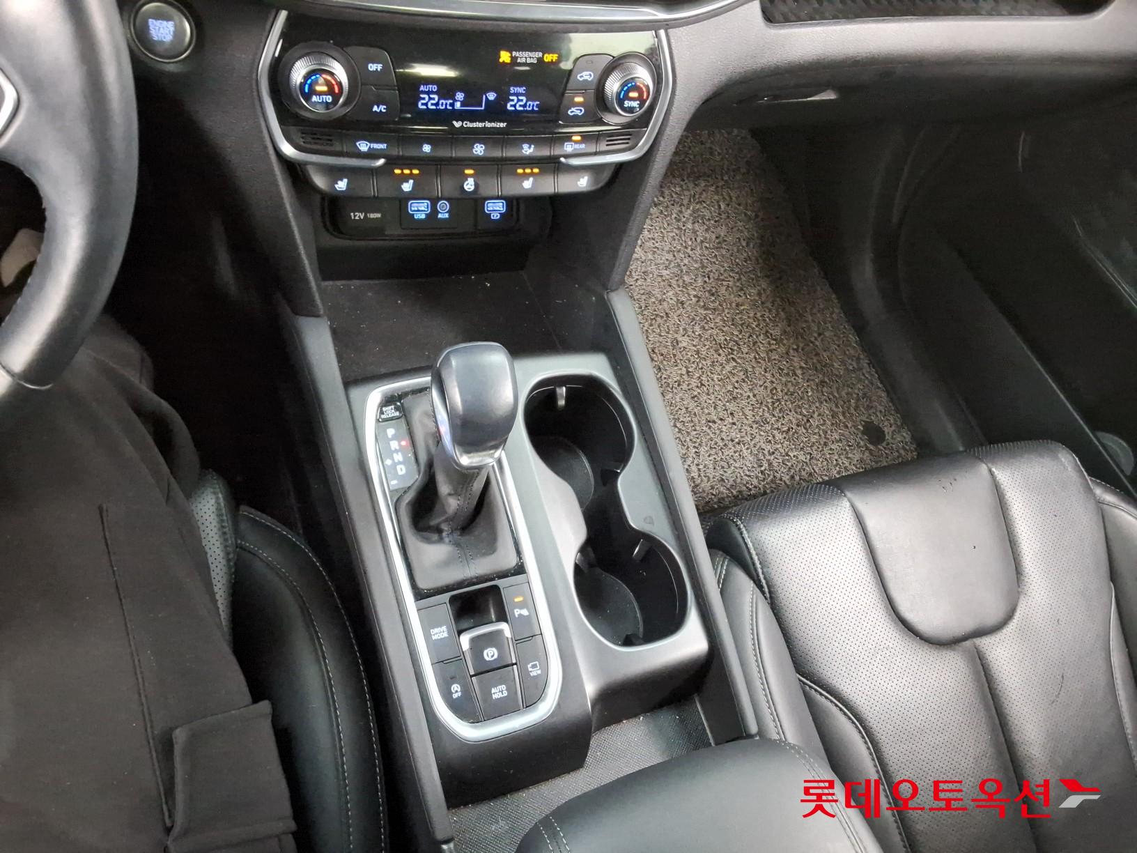 2020 - Hyundai SANTAFE