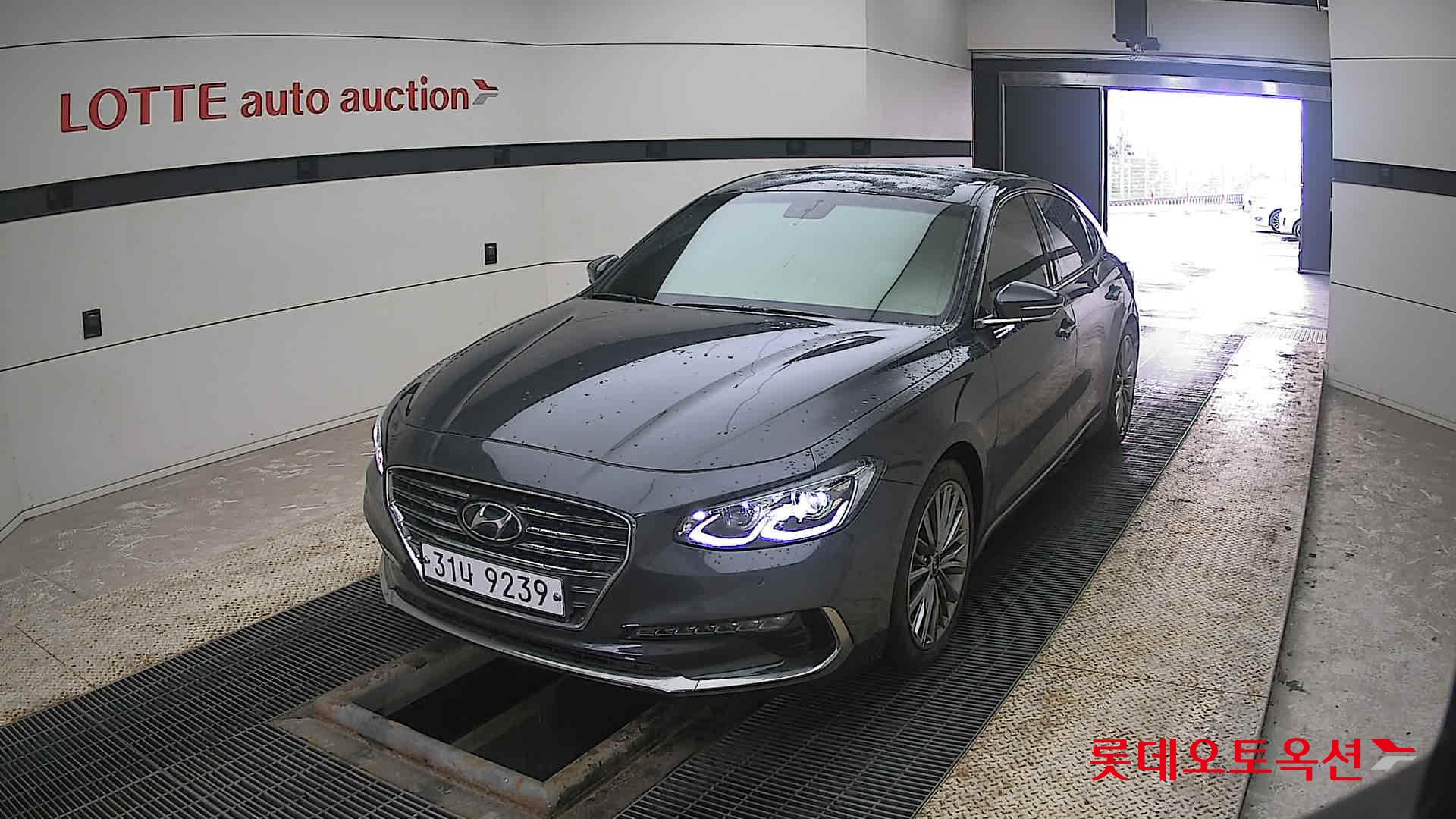 2018 - Hyundai GRANDEUR