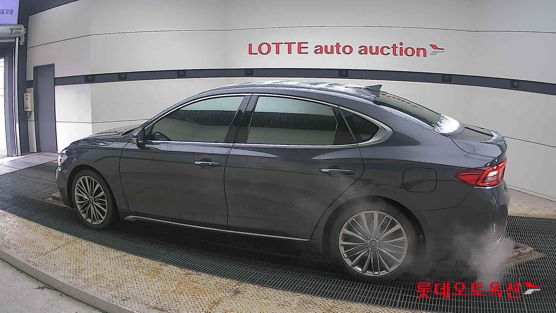 2018 - Hyundai GRANDEUR