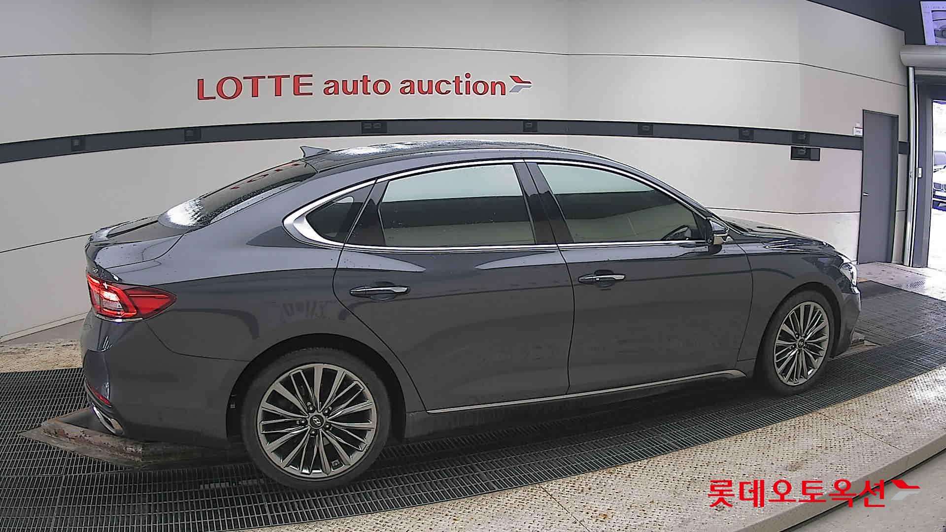 2018 - Hyundai GRANDEUR