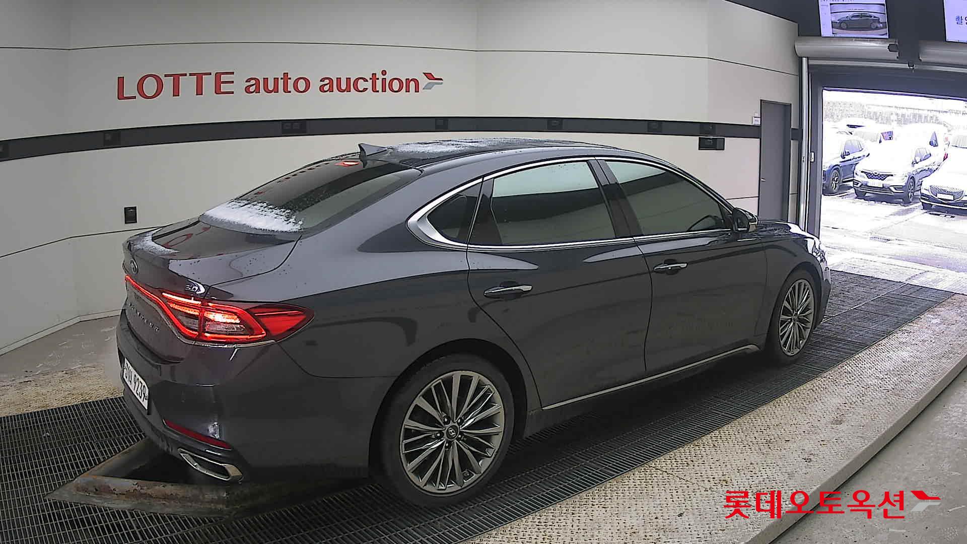 2018 - Hyundai GRANDEUR