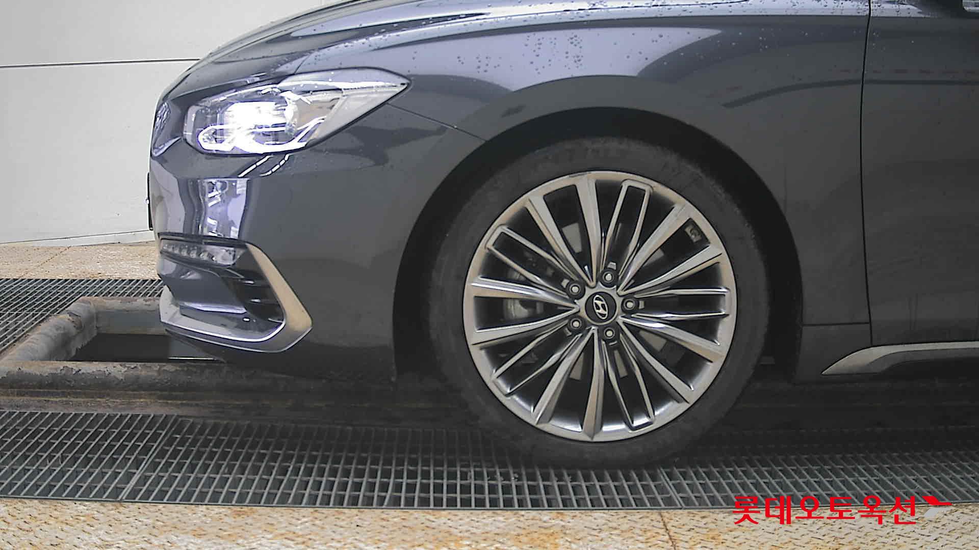 2018 - Hyundai GRANDEUR