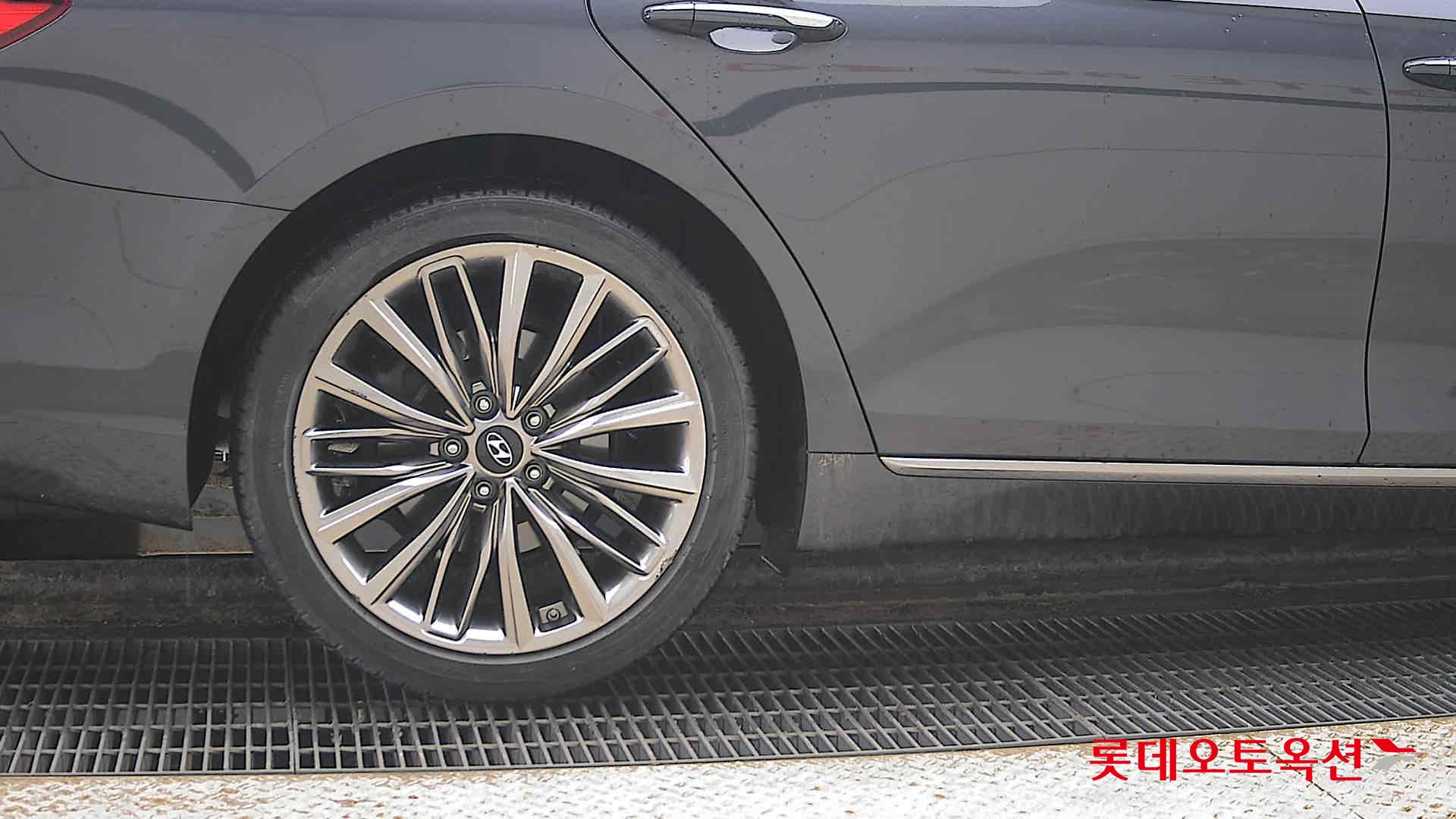 2018 - Hyundai GRANDEUR