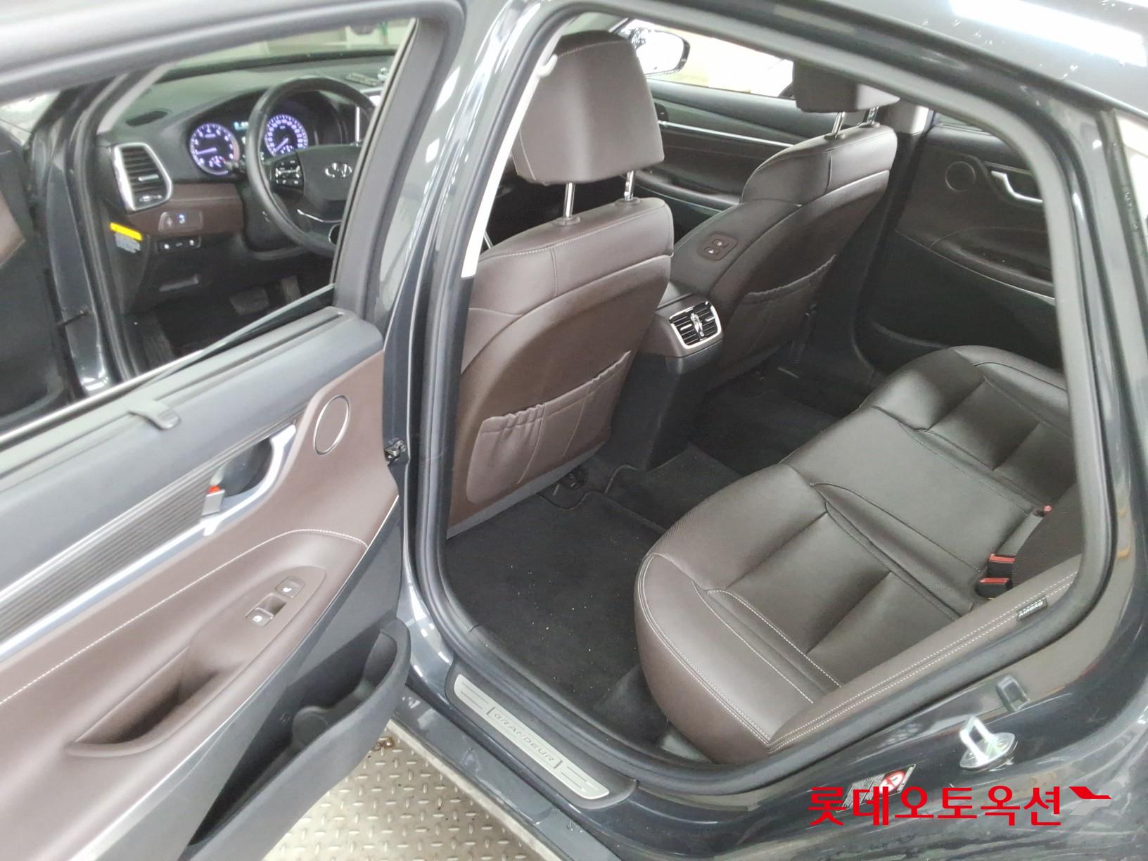 2018 - Hyundai GRANDEUR