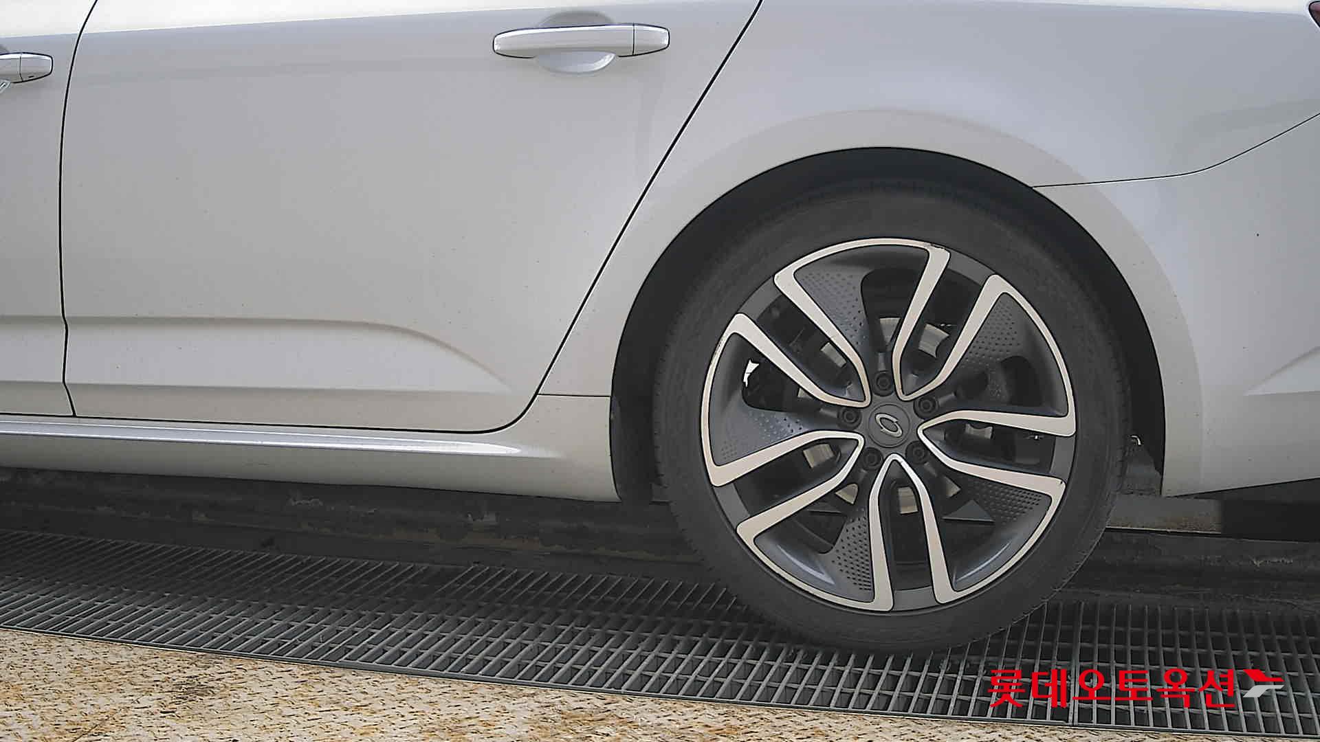 2016 - Renault Samsung SM6